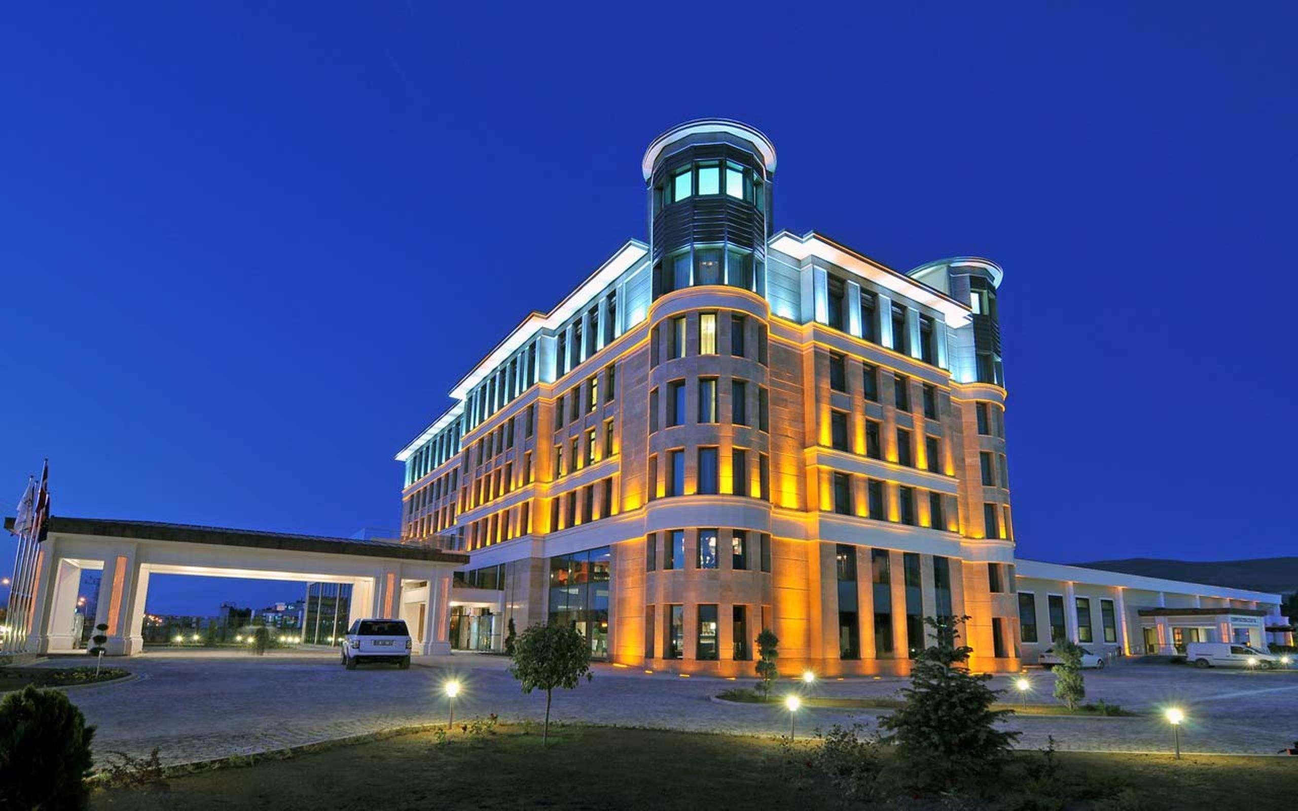 Doubletree By Hilton Van Eksteriør billede